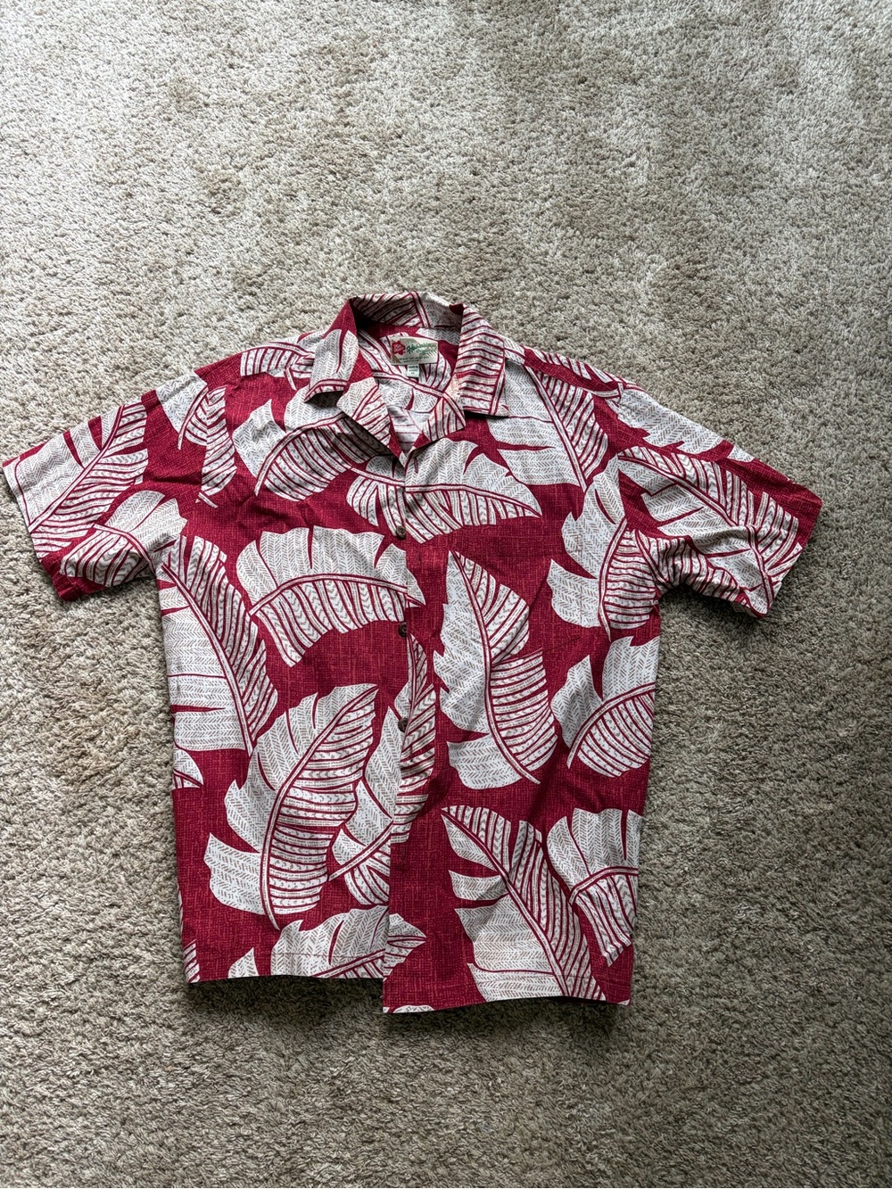 Hilo Hattie Red and Cream Tropical Leaf Camp Shirt - Picture 1 of 3